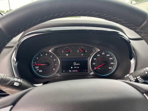 Used 2023 Chevrolet Traverse LT FWD image 16