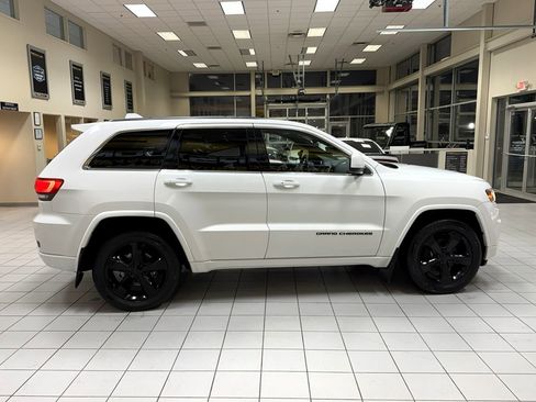 Used 2015 Jeep Grand Cherokee Altitude image 62