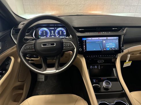 New 2026 Jeep Grand Cherokee Limited AWD/4WD image 23
