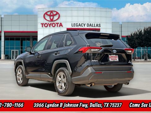 Used 2024 Toyota RAV4 LE AWD/4WD image 7