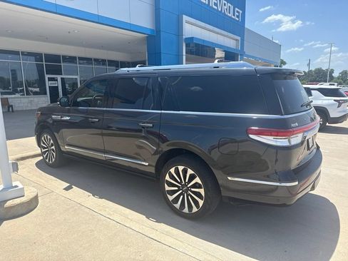 Used 2024 Lincoln Navigator L Reserve AWD/4WD image 2
