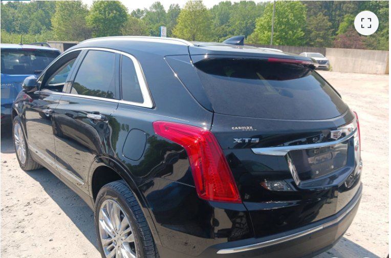Used 2017 Cadillac XT5 Premium Luxury FWD image 4