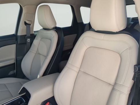 New 2026 Lincoln Corsair Reserve w/ Jet Appearance Package FWD image 10