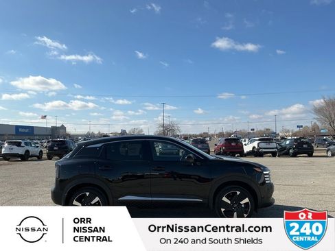 New 2026 Nissan Kicks SR image 4