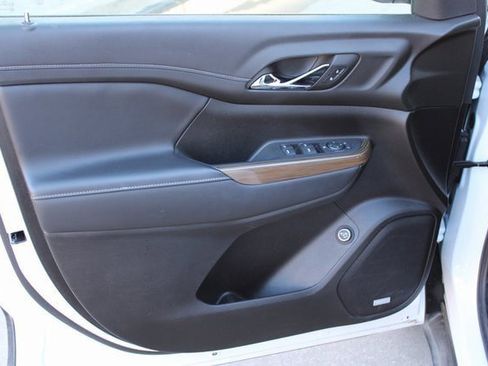 Used 2023 GMC Acadia SLE w/ Driver Convenience Package image 22