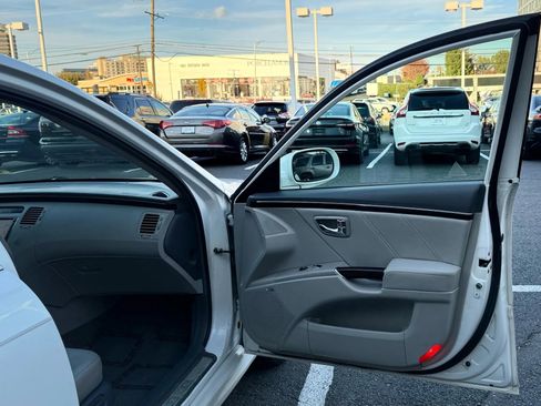 Used 2011 Hyundai Azera Limited w/ Navigation Pkg 3 image 34