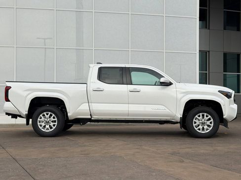 New 2026 Toyota Tacoma SR5 image 3