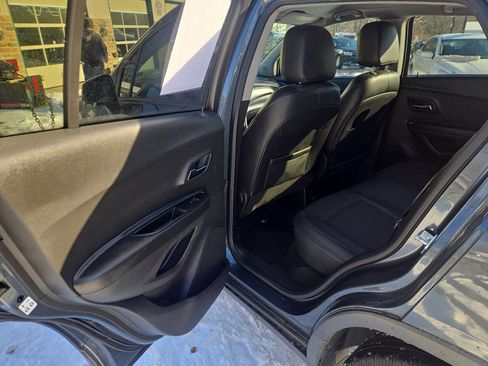 Used 2021 Chevrolet Trax LT w/ Driver Confidence Package image 10