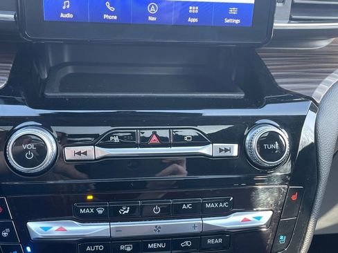 Used 2022 Ford Explorer Limited w/ Equipment Group 301A image 41