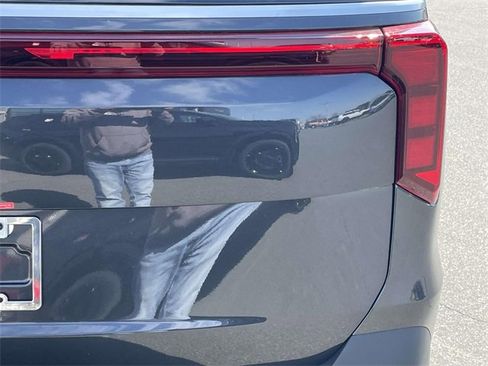 New 2026 Kia Carnival EX image 15