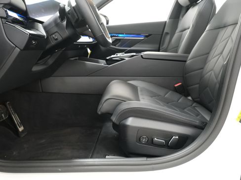 Used 2025 BMW i5 M60 w/ Premium Package AWD/4WD image 32