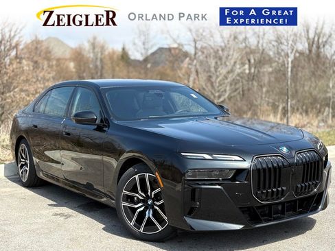 Used 2025 BMW 760i xDrive image 1
