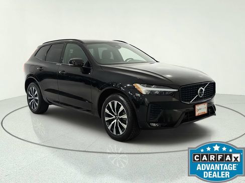 Used 2023 Volvo XC60 B5 Plus FWD image 10