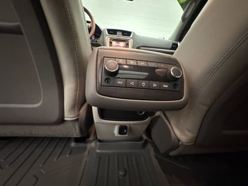 Used 2017 GMC Acadia Limited SLT image 29