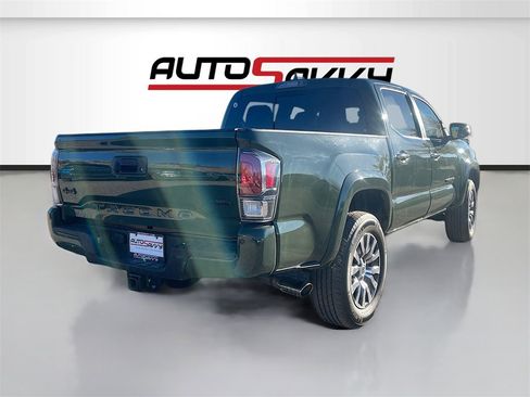 Used 2022 Toyota Tacoma Limited image 7