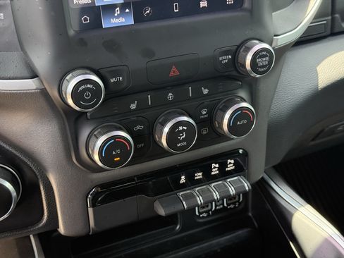 Used 2022 RAM 1500 Lone Star AWD/4WD image 22