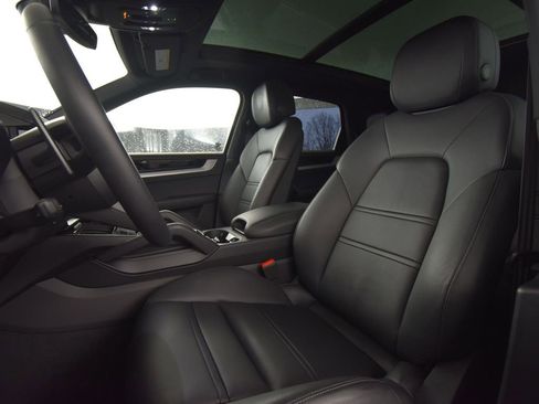 Certified 2024 Porsche Cayenne S AWD/4WD image 5
