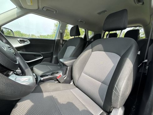 Used 2024 Kia Soul S FWD image 13
