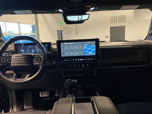 Used 2025 GMC Hummer EV 2X w/ LPO, Roof Cross Rail Package AWD/4WD image 33