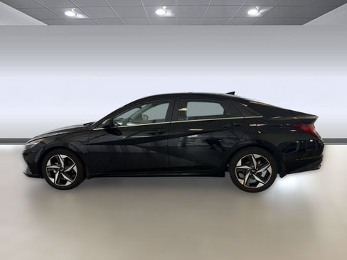 Used 2023 Hyundai Elantra Limited FWD image 2
