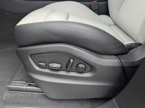 New 2026 Porsche Cayenne S AWD/4WD image 24
