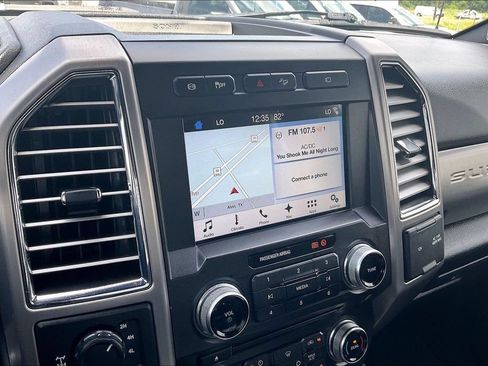 Used 2017 Ford F250 Platinum w/ FX4 Off-Road Package AWD/4WD image 24