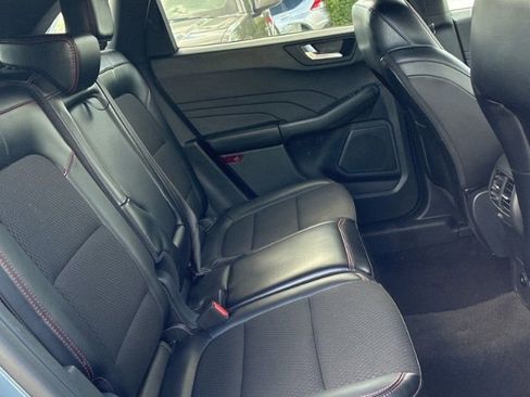 Used 2024 Ford Escape ST-Line w/ Tech Pack #1 FWD image 9