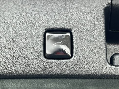 Certified 2022 Ford Escape SE w/ SE Sport Appearance Package image 32