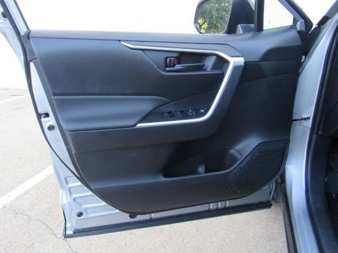 Used 2025 Toyota RAV4 LE image 12