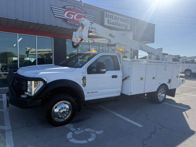 Used 2019 Ford F550 4x4 Regular Cab Super Duty image 2