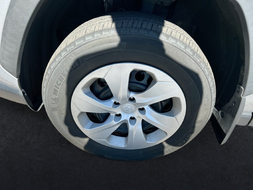 Certified 2024 Toyota RAV4 LE FWD image 10