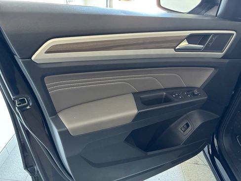 Used 2023 Volkswagen Atlas SEL AWD/4WD image 17