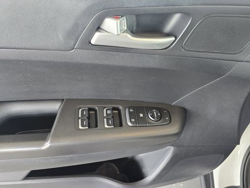 Used 2021 Kia Sportage LX image 21