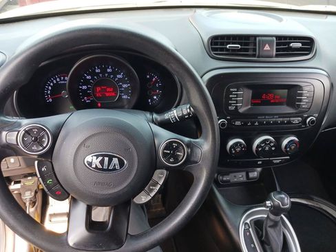 Used 2016 Kia Soul FWD image 7