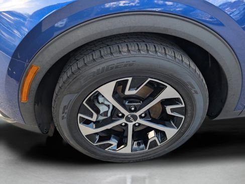 Certified 2023 Kia Sportage EX image 28