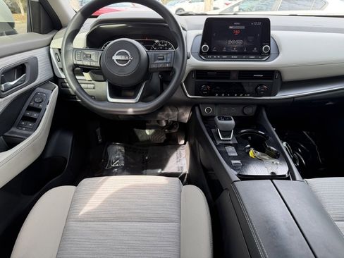 Used 2023 Nissan Rogue SV image 15