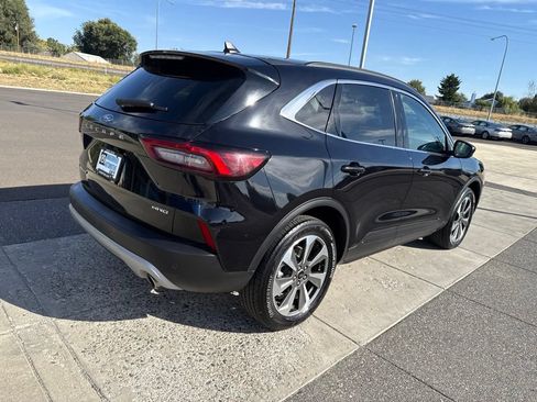 Used 2025 Ford Escape Platinum AWD/4WD image 5