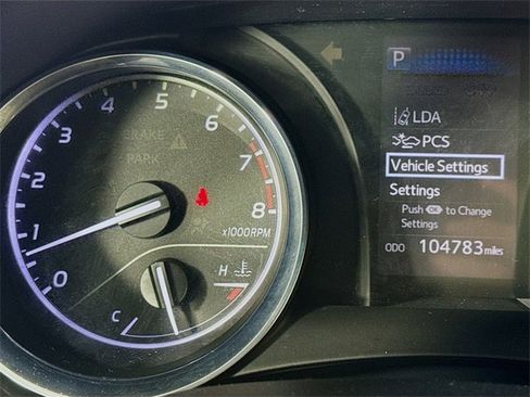 Used 2018 Toyota Camry SE image 21