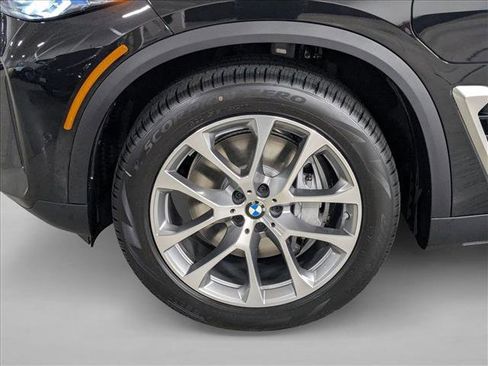 Used 2026 BMW X5 xDrive50e AWD/4WD image 10