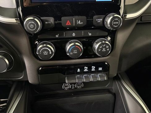 New 2026 RAM 1500 4x4 Crew Cab image 18