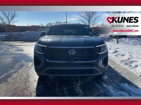 Used 2024 Volkswagen Atlas Cross Sport SE image 3