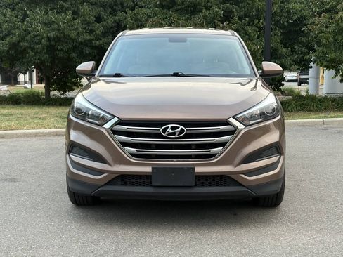 Used 2017 Hyundai Tucson SE FWD image 3