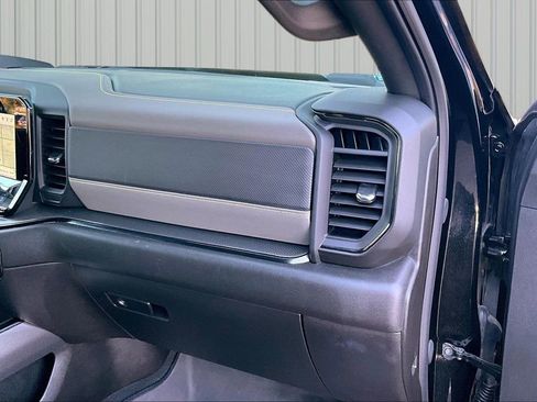 Used 2025 Chevrolet Silverado 2500 ZR2 w/ Technology Package AWD/4WD image 13