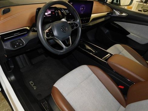 Used 2023 Volkswagen ID.4 Pro image 14