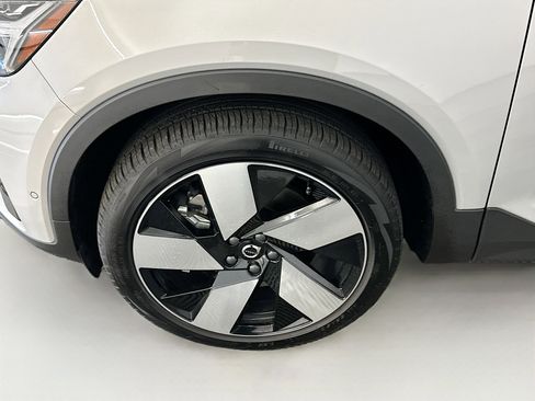 Used 2024 Volvo XC40 Recharge Ultimate w/ Protection Package Premier image 11