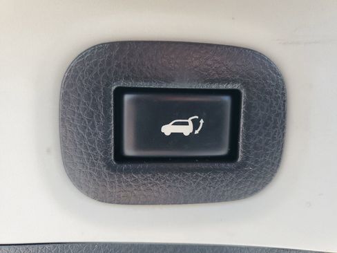 Used 2019 Nissan Rogue SV w/ Premium Package AWD/4WD image 30