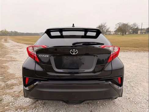 Used 2021 Toyota C-HR LE image 6