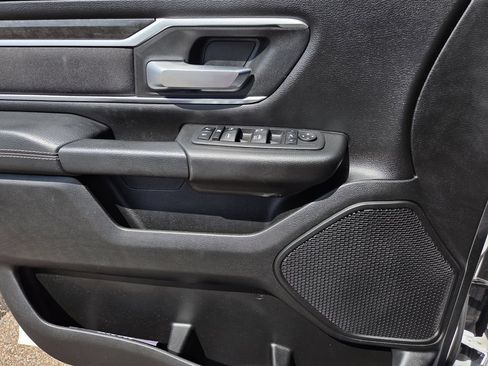 Used 2023 RAM 1500 Big Horn AWD/4WD image 18