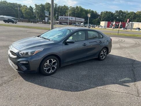 Used 2020 Kia Forte LXS FWD image 3