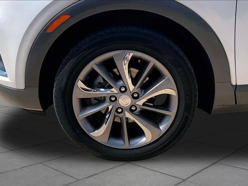 Certified 2023 Buick Encore GX Essence w/ Experience Buick Package FWD image 9